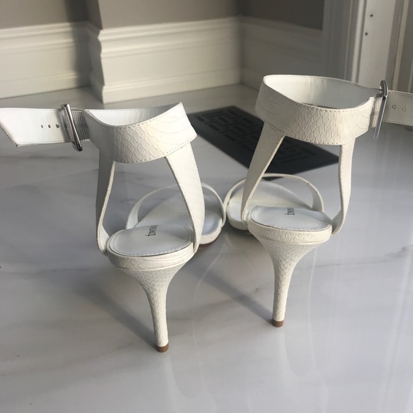 NEW Town Shoes Heels - Picture 2 of 4